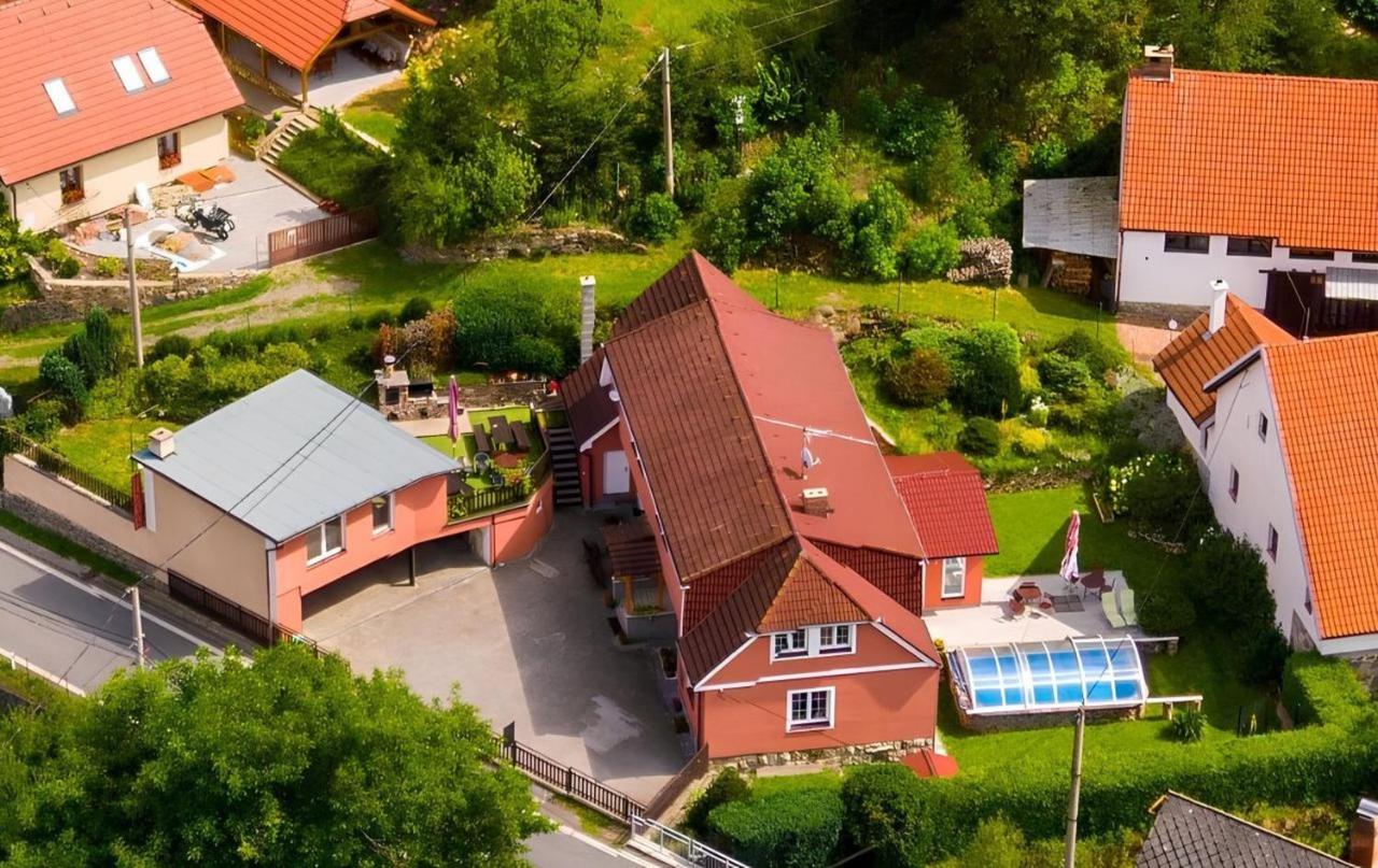Penzion U Potoka - Ferienwohnung Nezdice