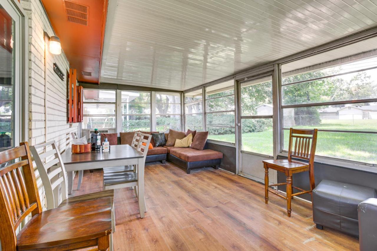 30 Mi to The Big Easy LaPlace Home with Backyard! - B&B