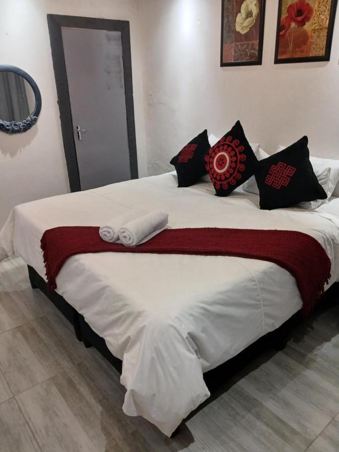 Deluxe King Suite