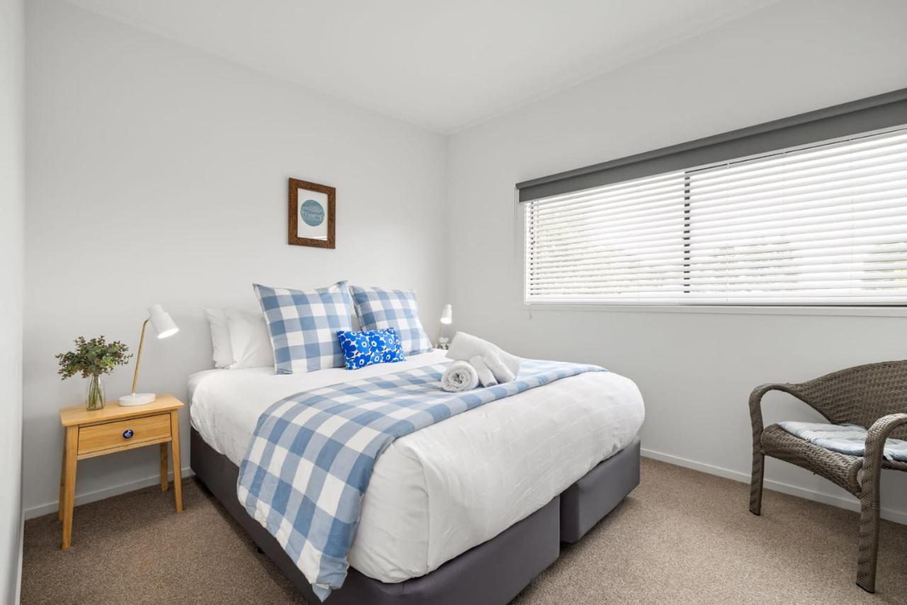Miro Street Townhouse centrally located to Blake park - B&B Papamoa