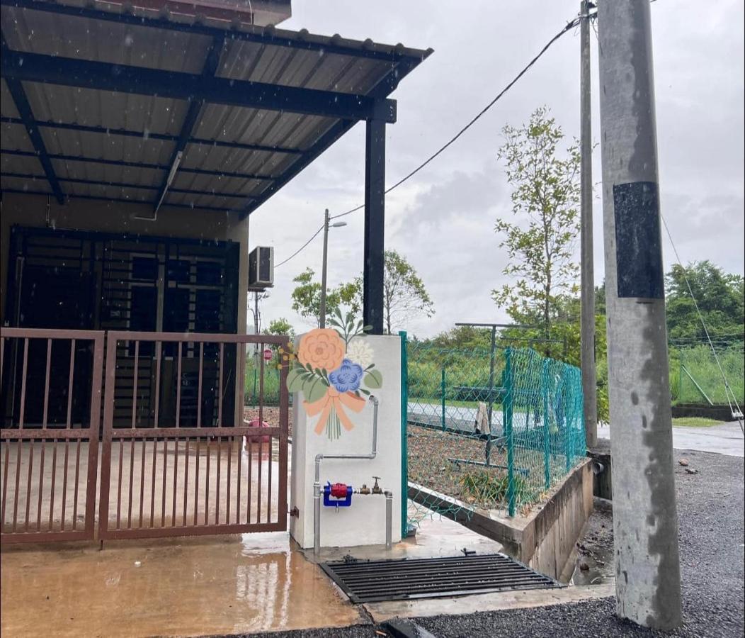 Barakah Homestay Taman Belimbing - Bed and Breakfast Jitra
