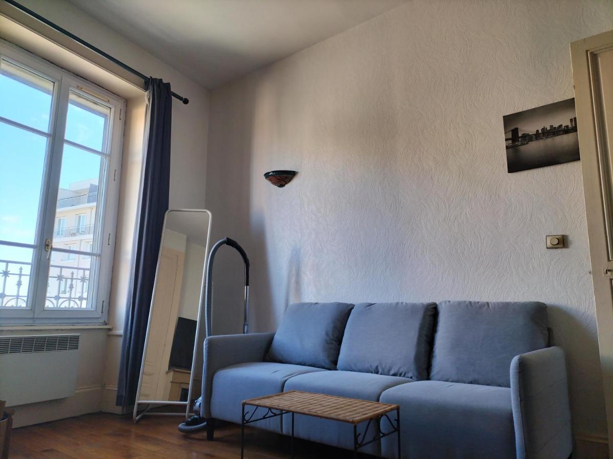 Métro Lyon Centre direct - Wifi Netflix, cuisine toute équipée, Lidl U - B&B Villeurbanne