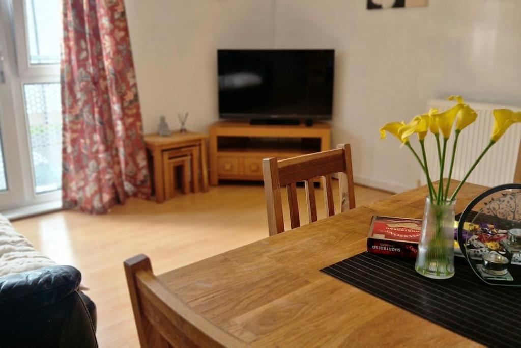 Discover Urban Oasis-Two Bedroom Flat - B&B Edimburgo