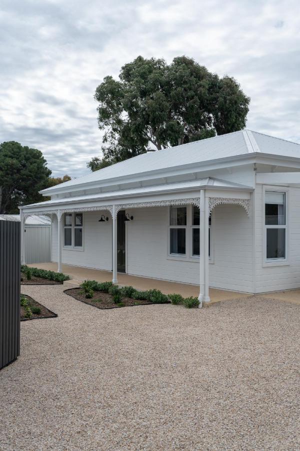 Field Street Cottages 'Studio' - Centrally Located Luxury - Ferienwohnung