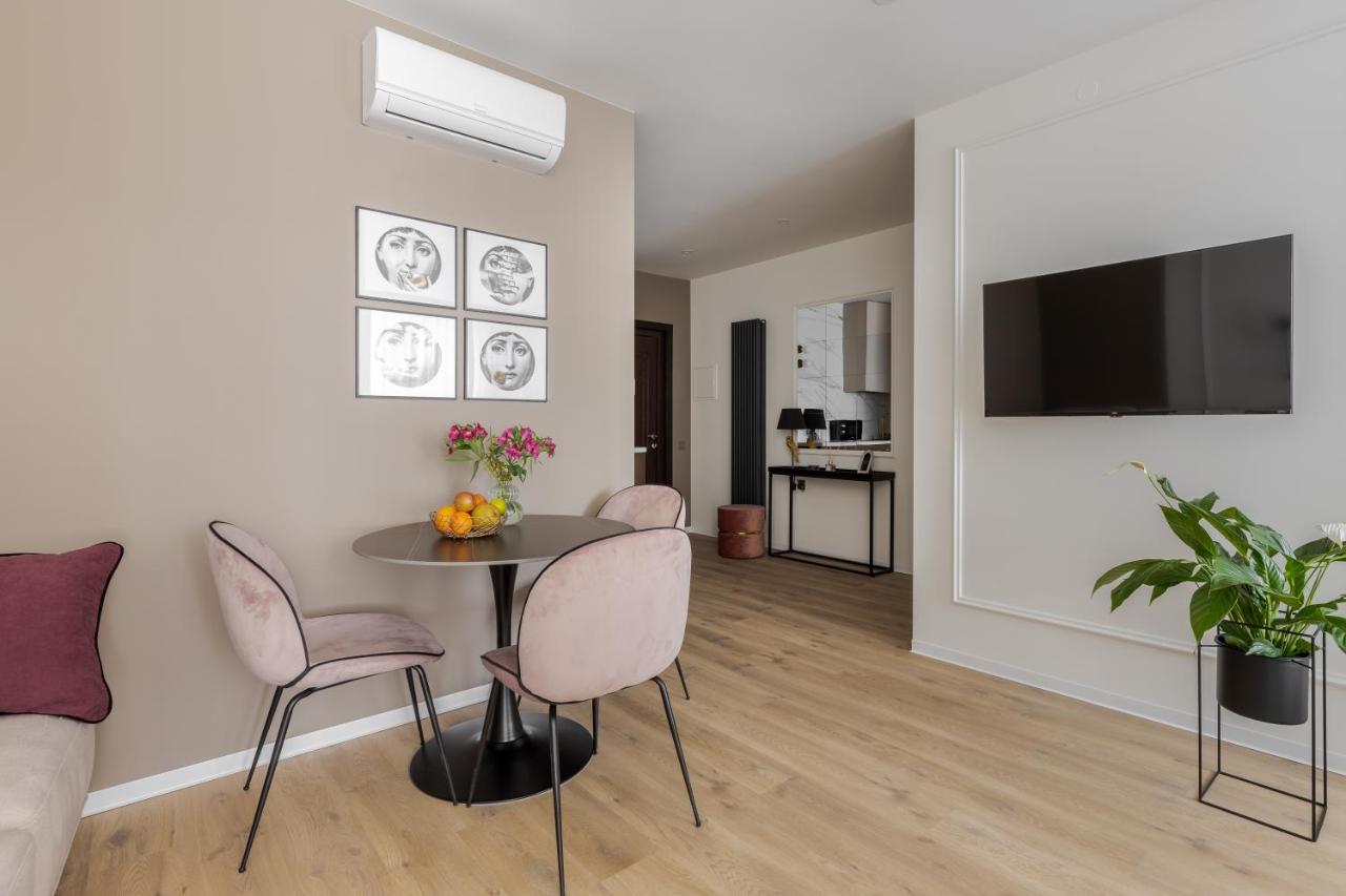 Two-Bedroom Deluxe Apartment with Balcony