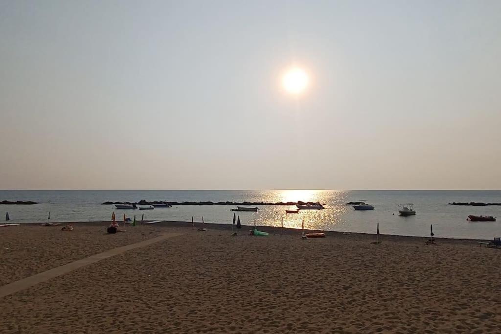 Appartamento sul Lungomare di Torre Melissa - B&B