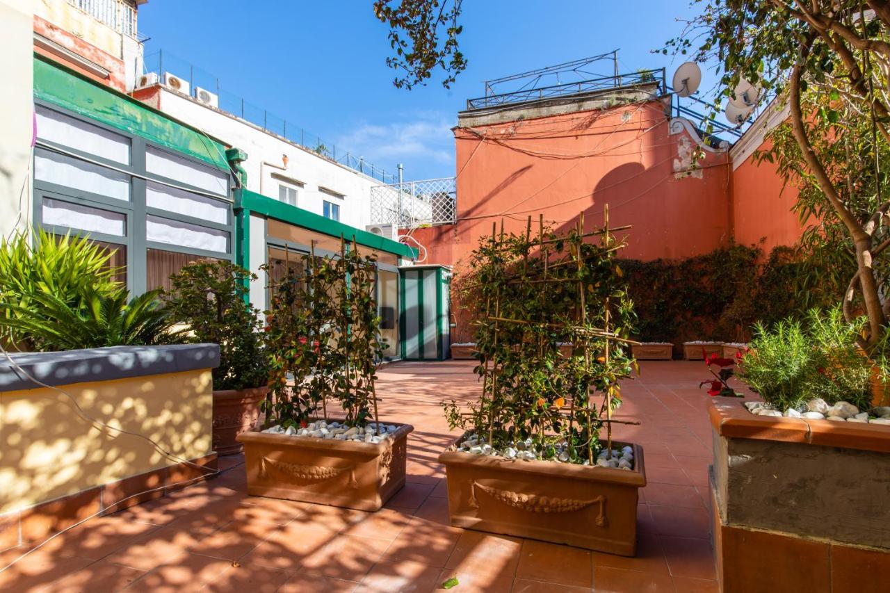 AMANA - B&B Napoli