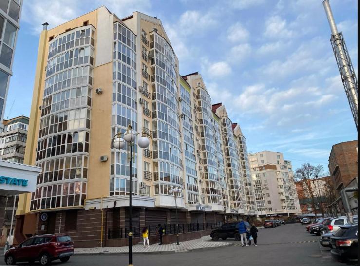 ApartPoltava НОВА ексклюзивна мансарда з виходом на дах в ЦЕНТРІ міста - B&B