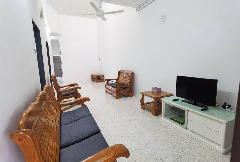 Taiping Warm Homestay Aulong - B&B Taiping