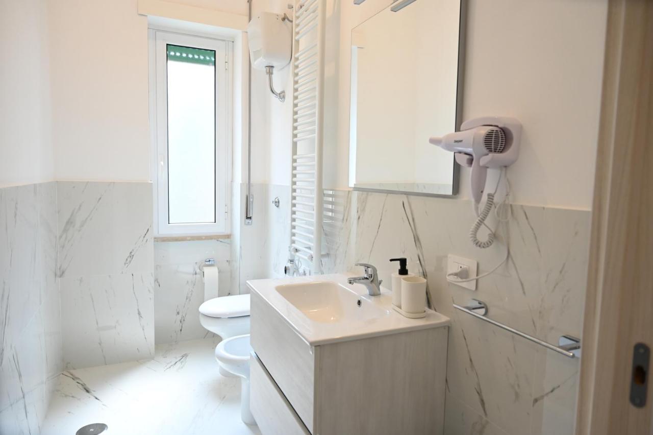 Basic Dreibettzimmer mit Gemeinschaftsbad