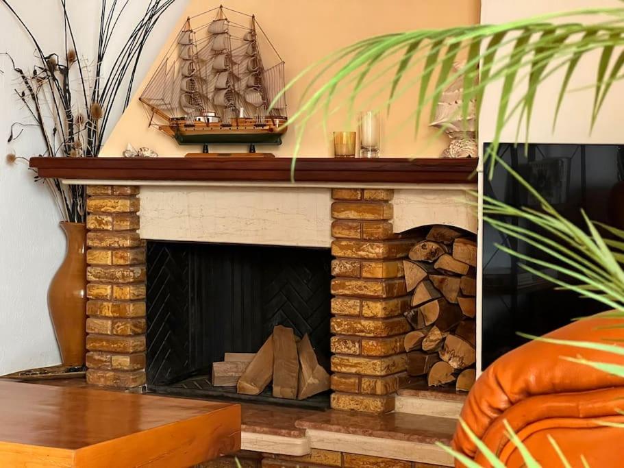 Doris Sea view Apartment - Bed and Breakfast Golem