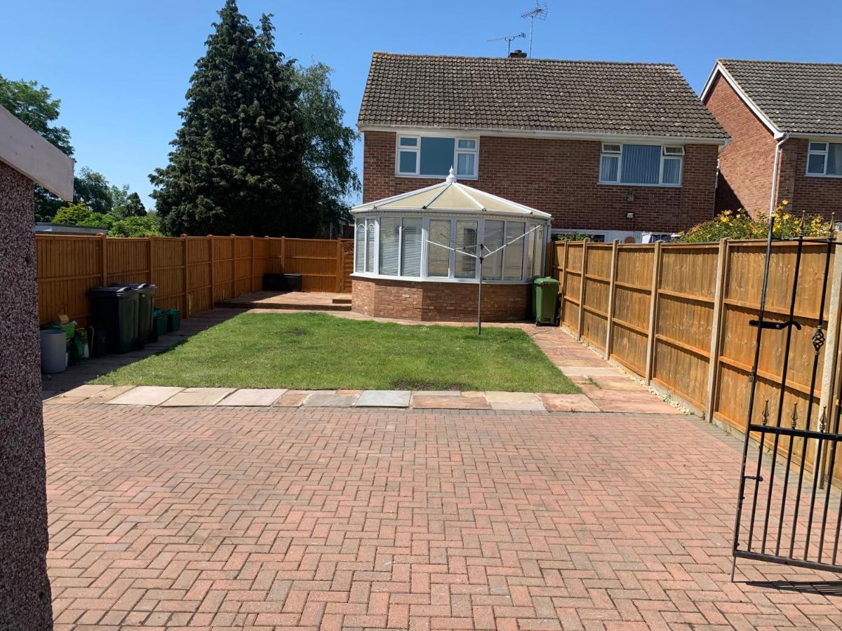 3 Bedroom Cozy House in Reading - B&B