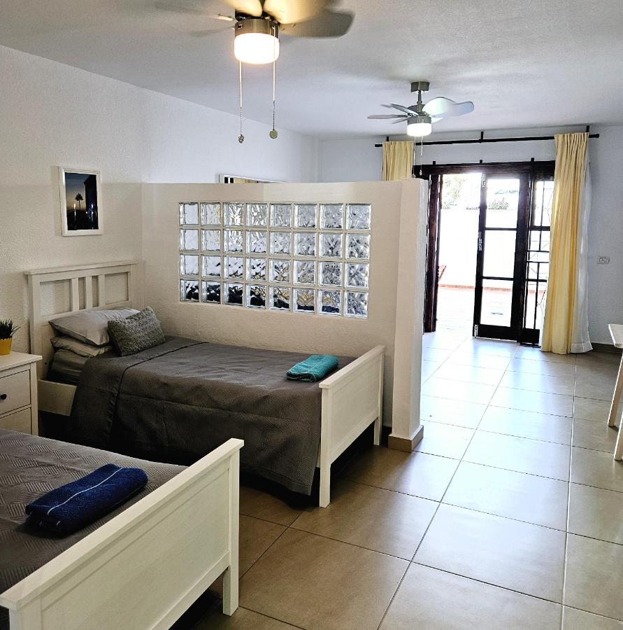 Studio On Peaceful Complex Port Royal K007 - B&B Los Cristianos