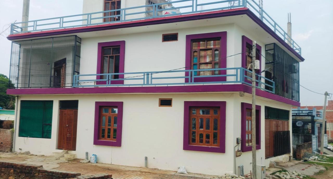 Awadh Green Home Stay - FREE PICKUP FROM AYODHYA DHAM RAILWAY STATION - B&B Ayodhya