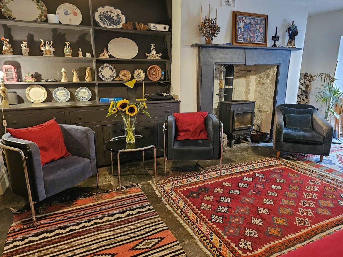 One Bedroom Basement Flat in Canynge Square - B&B Bristol