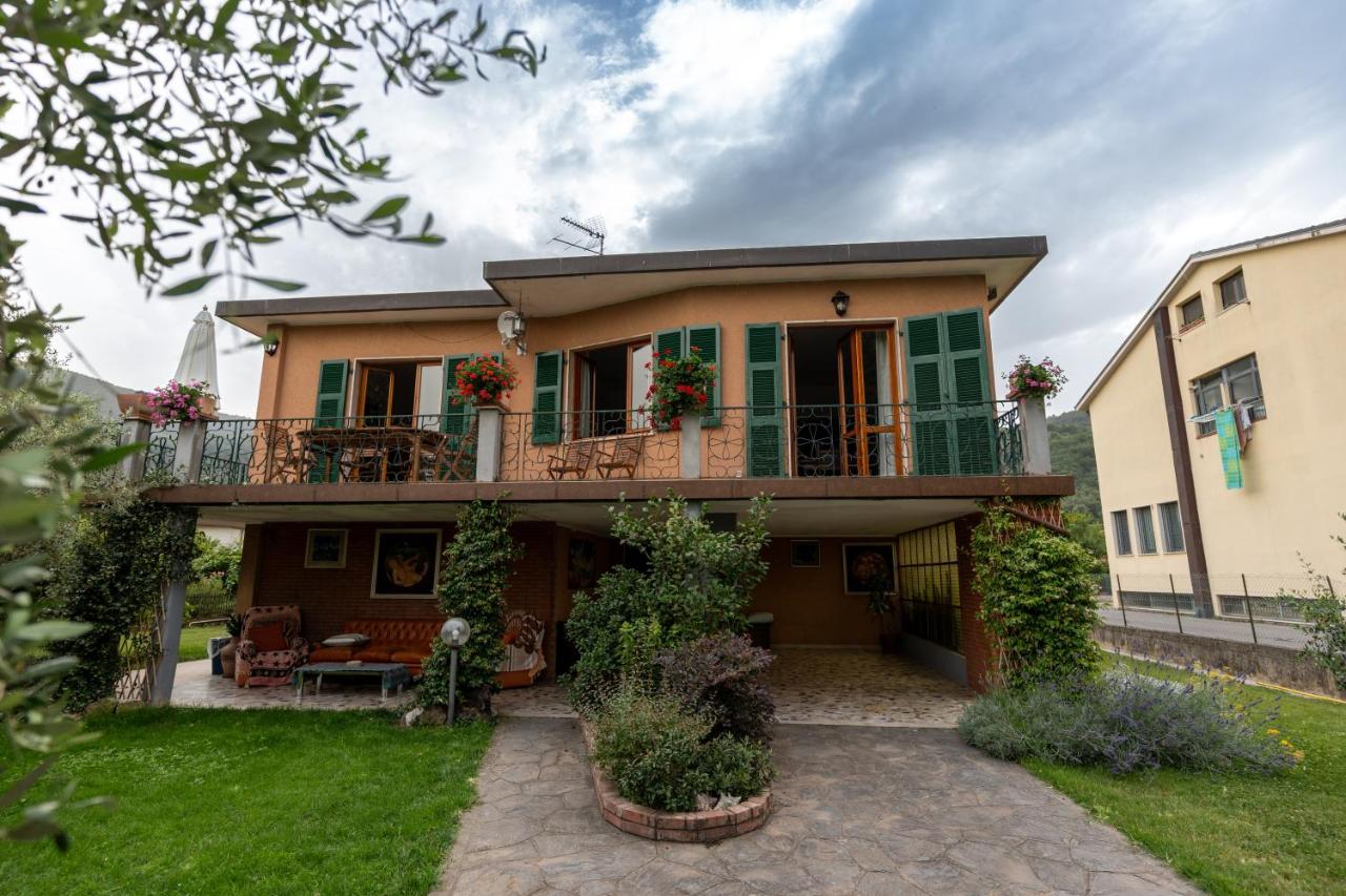 Il Giardino di Carlo Apartament- famiglie e gruppi - B&B