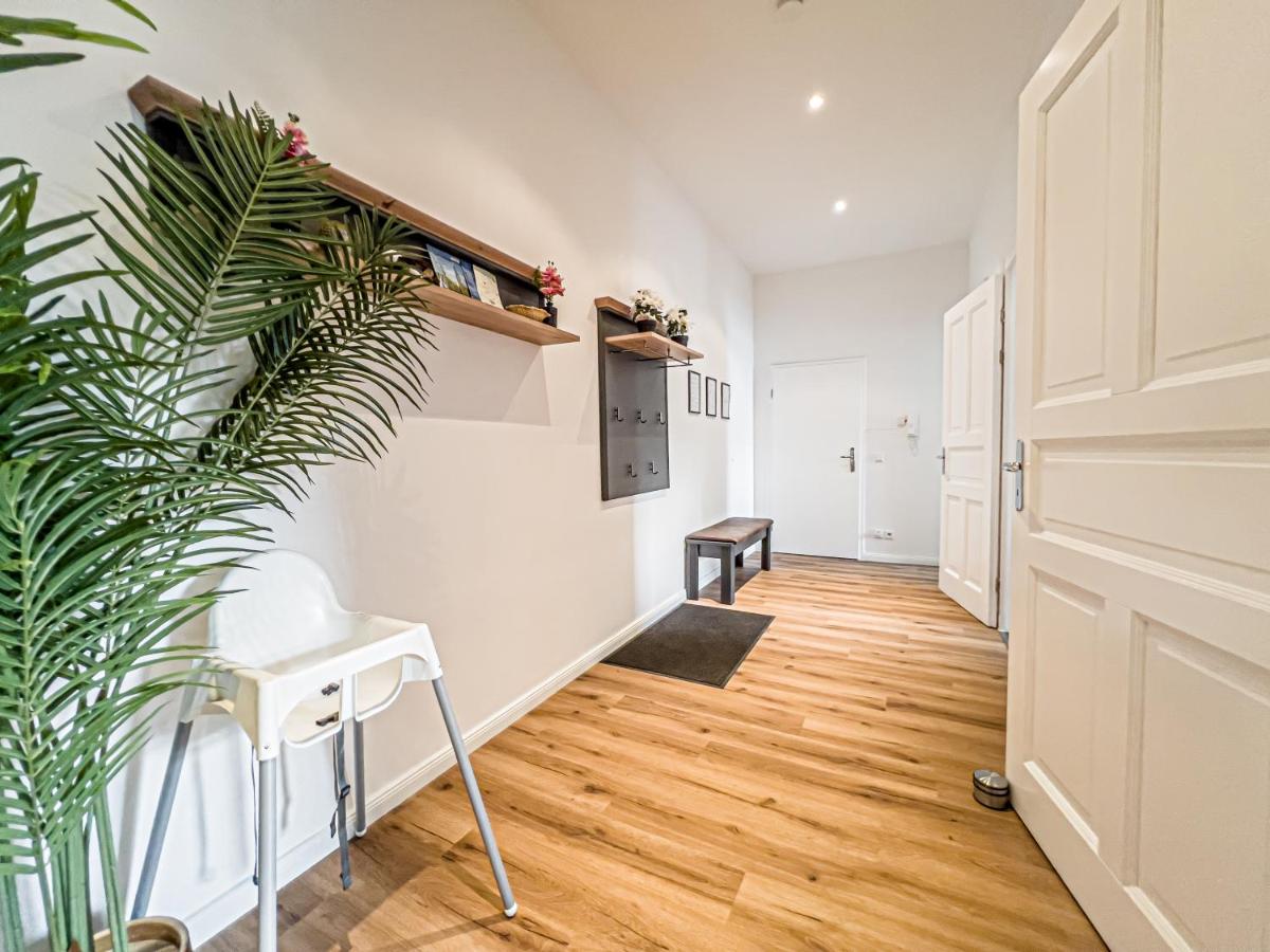 Große 3 Schlafzimmer Unterkunft mit Küche, Bad, Waschmaschine & Balkon am Zoo - Ferienwohnung