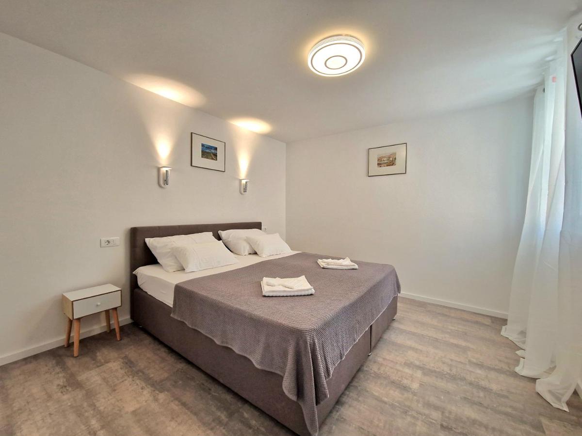 Apartman Valerie - Ferienwohnung Nin