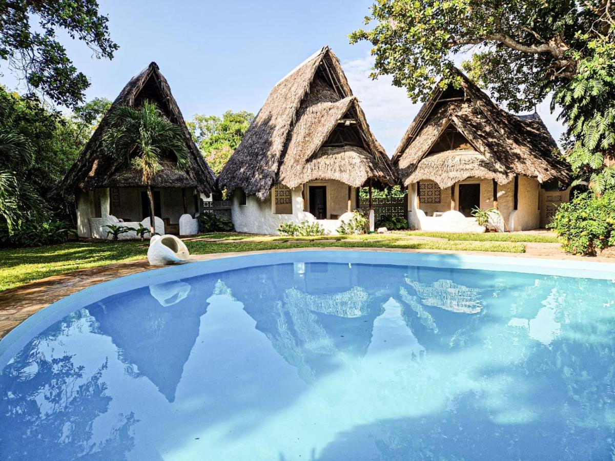 Deluxe Double Room (2 Adults + 1 Child)