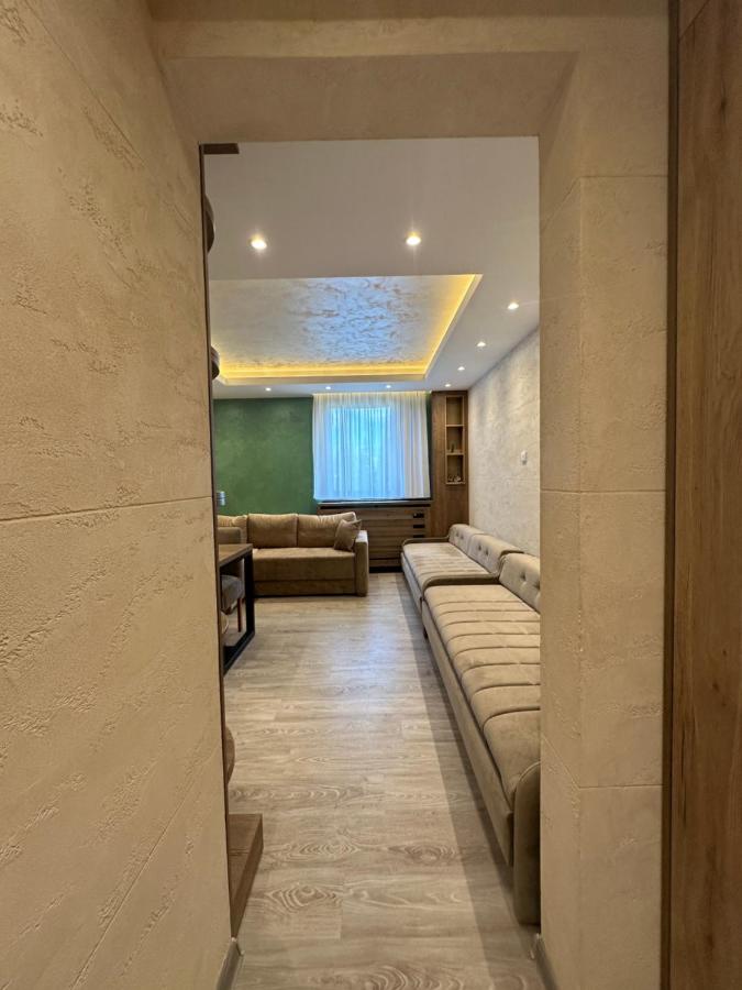 Deluxe Studio