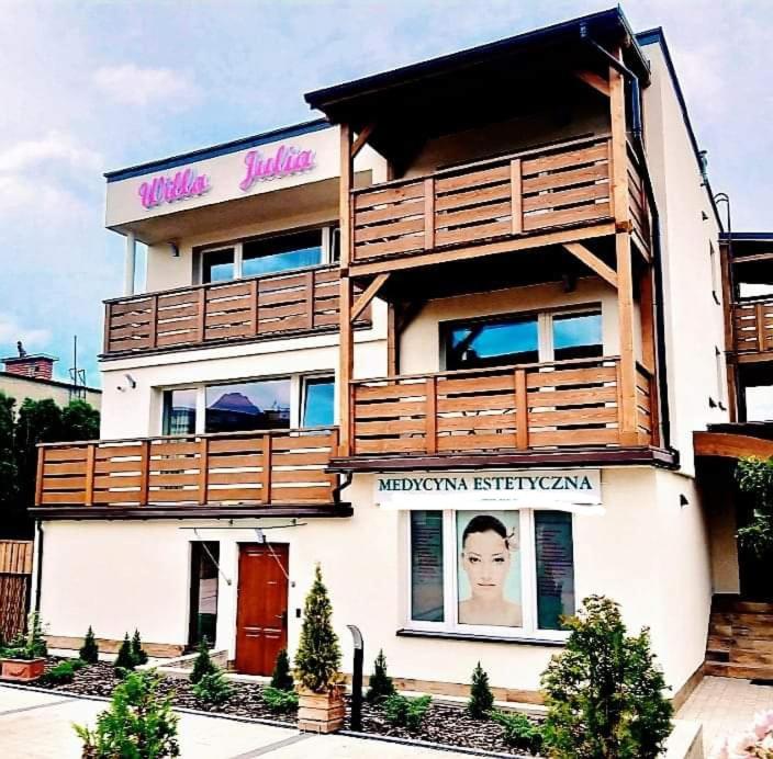 Willa Julia-pokoje w centrum, ogród, sauna, grill