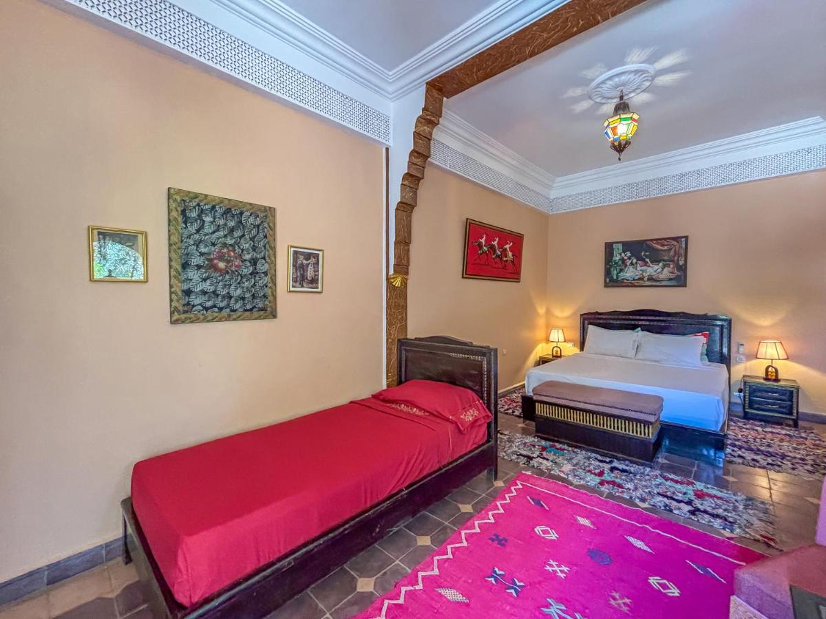 Deluxe Room (2 Adults + 1 Child)