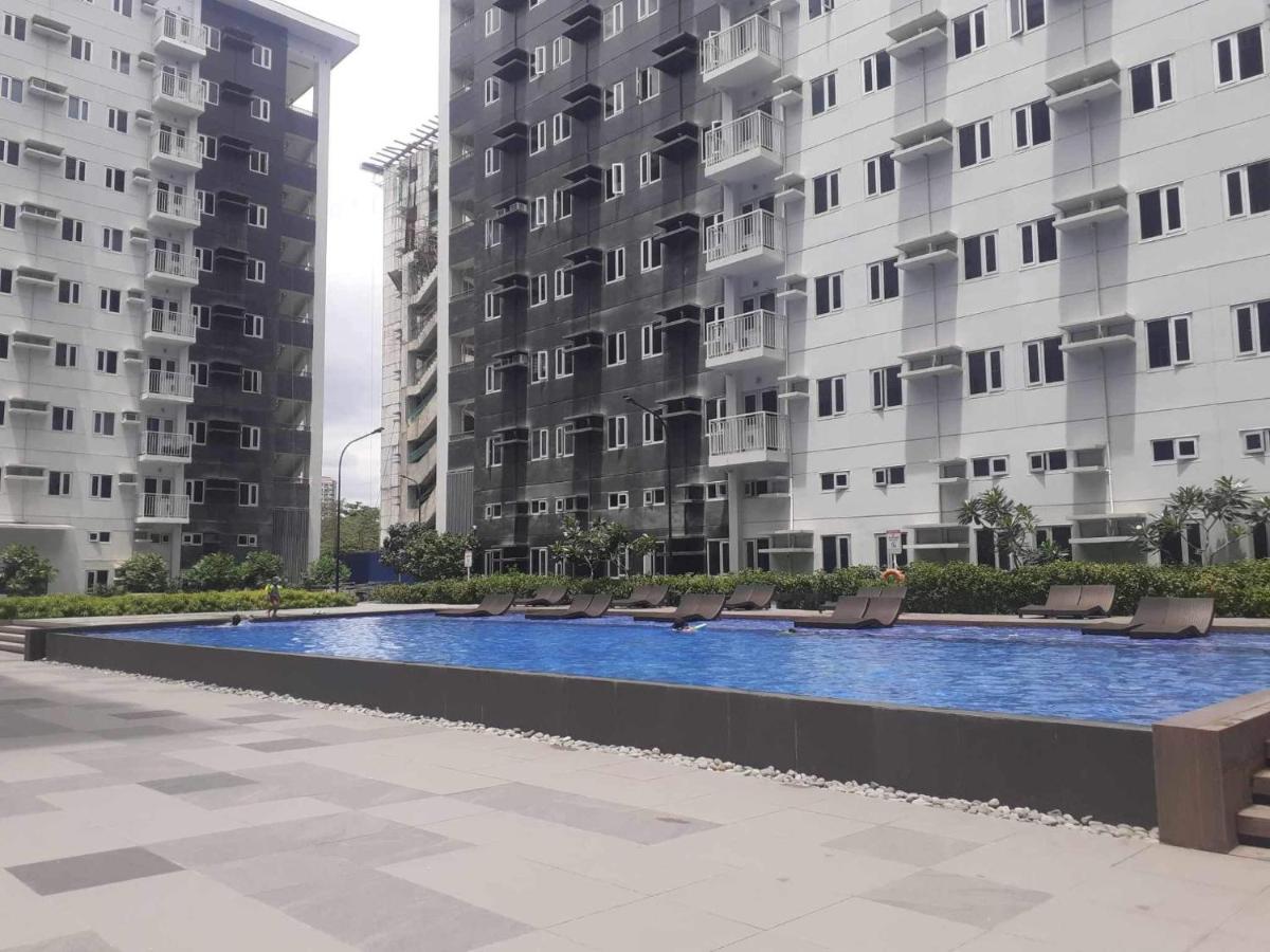 Unit 1 CEZ Condotel at Charm Residence - B&B Manila