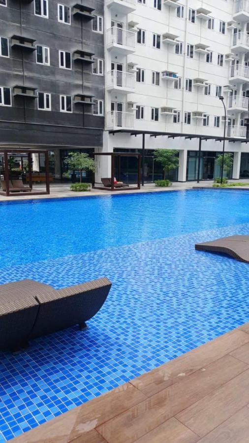 Unit 1 CEZ Condotel at Charm Residence - B&B Manila
