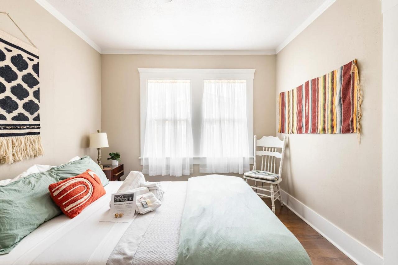 Standard Double Room with Shared Bathroom