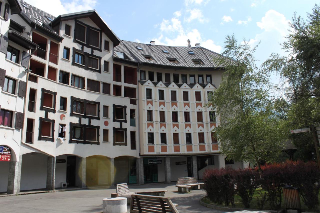 Apartment with terrace Gentianes 1 Centre Chamonix by Aiguille du Midi - B&B