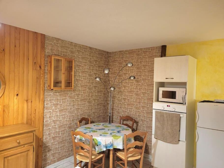 Appartement T2 terrasse centre-ville - Bed and Breakfast Digne-les-Bains