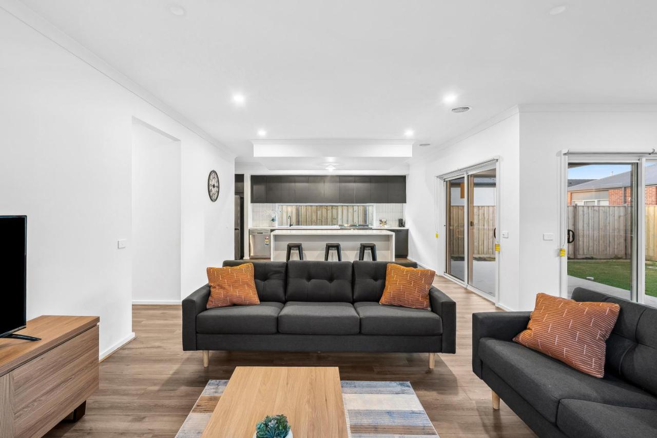 Dream Home In Armstrong Creek - Bed and Breakfast Connewarre