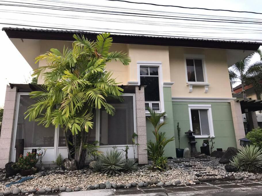 Cozy Family Home near Nuvali & Tagaytay with wifi - B&B