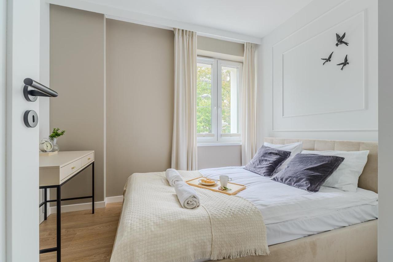 One-Bedroom Apartment with Balcony