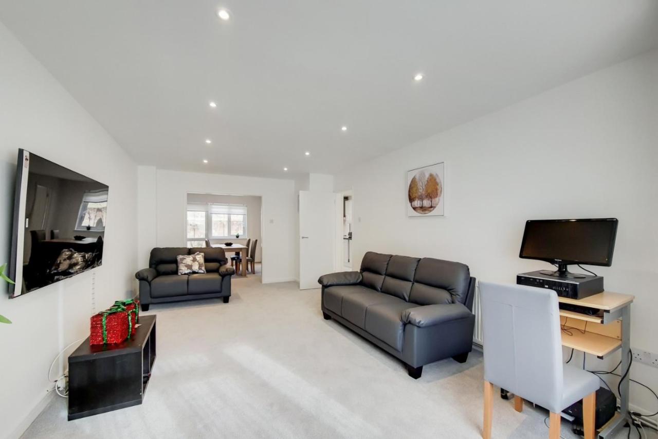 Modern, bright home in Kenley - B&B