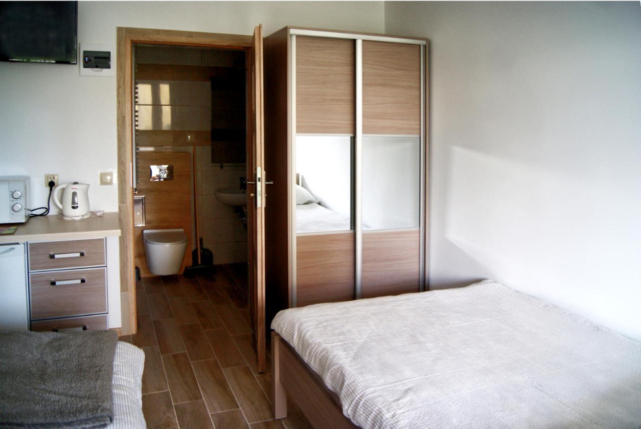 Vierbettzimmer mit eigenem Bad