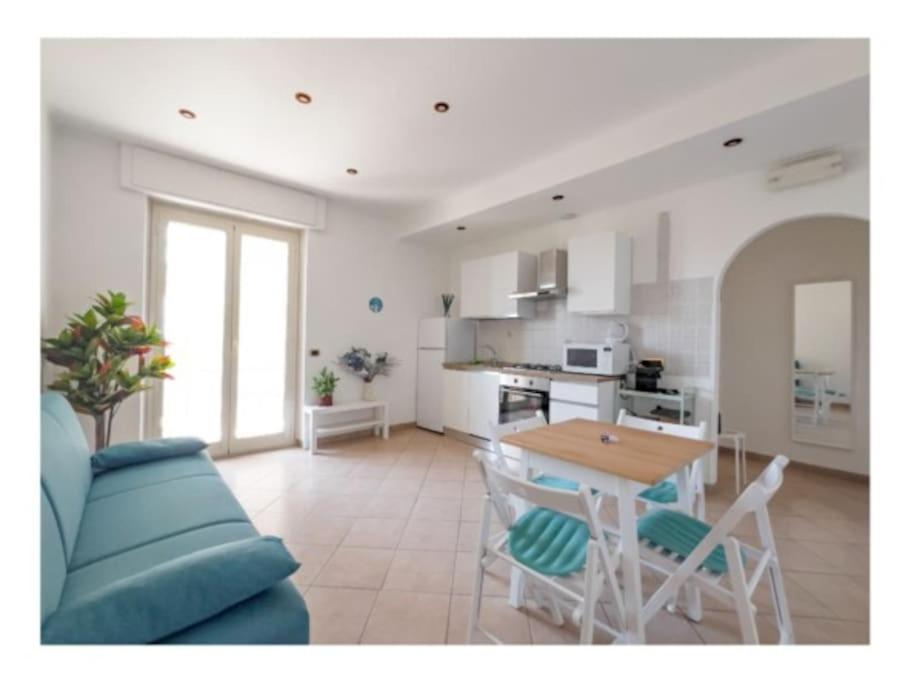 Ostia Holiday La Risacca - Bed and Breakfast
