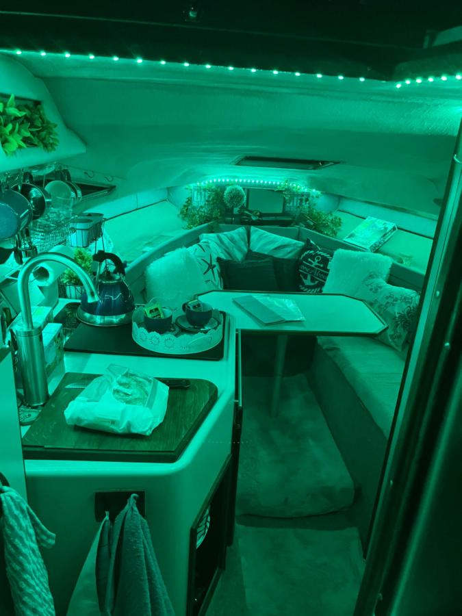 Floatsyerboat - Bed and Breakfast