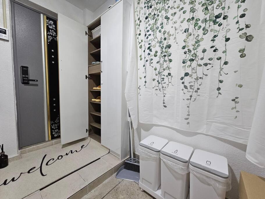 Stay in Here Wangsimni Seoul - B&B