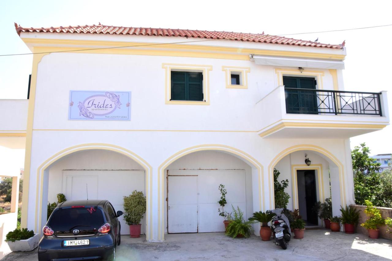 Camera Matrimoniale/Doppia con Letti Singoli con Vista Mare Parziale