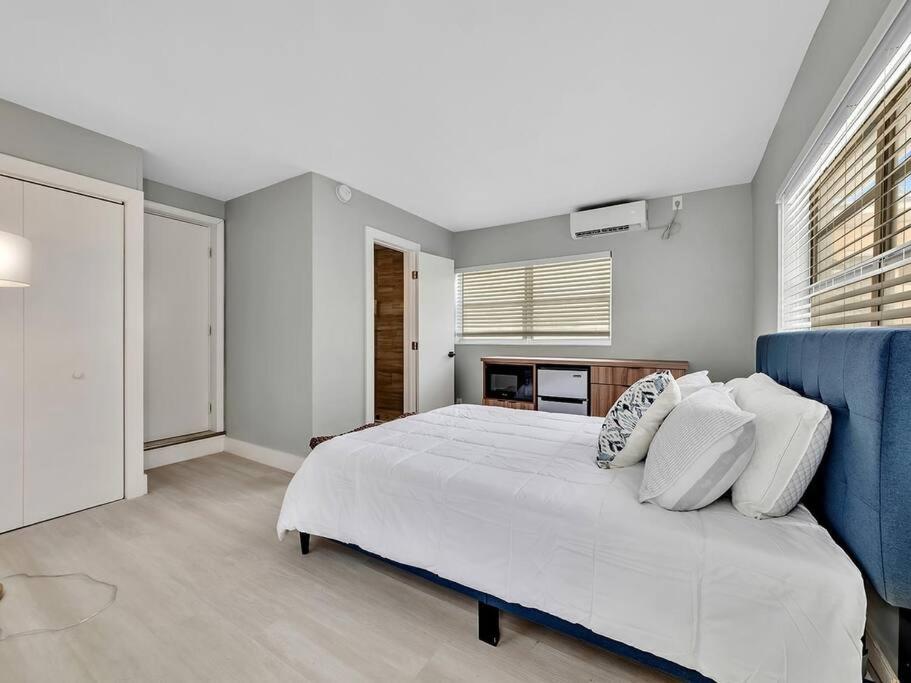 Coastal Escape, Hollywood Beach Proximity - Bed and Breakfast Hollywood