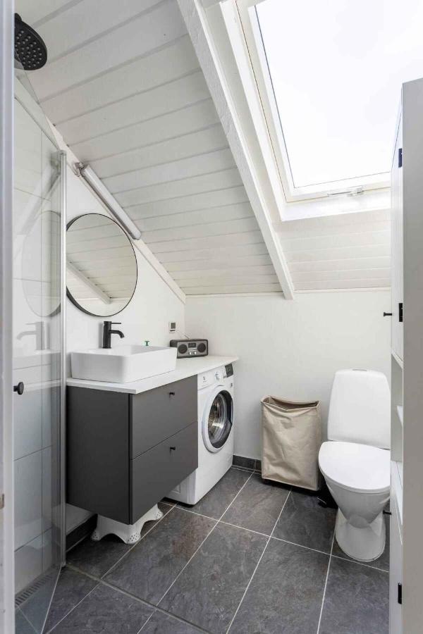 Idyllic Summer House Close To Beach And Forest - Chambres d’hôtes Tisvildeleje