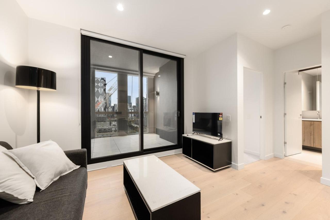 One-Bedroom Apartment with Balcony