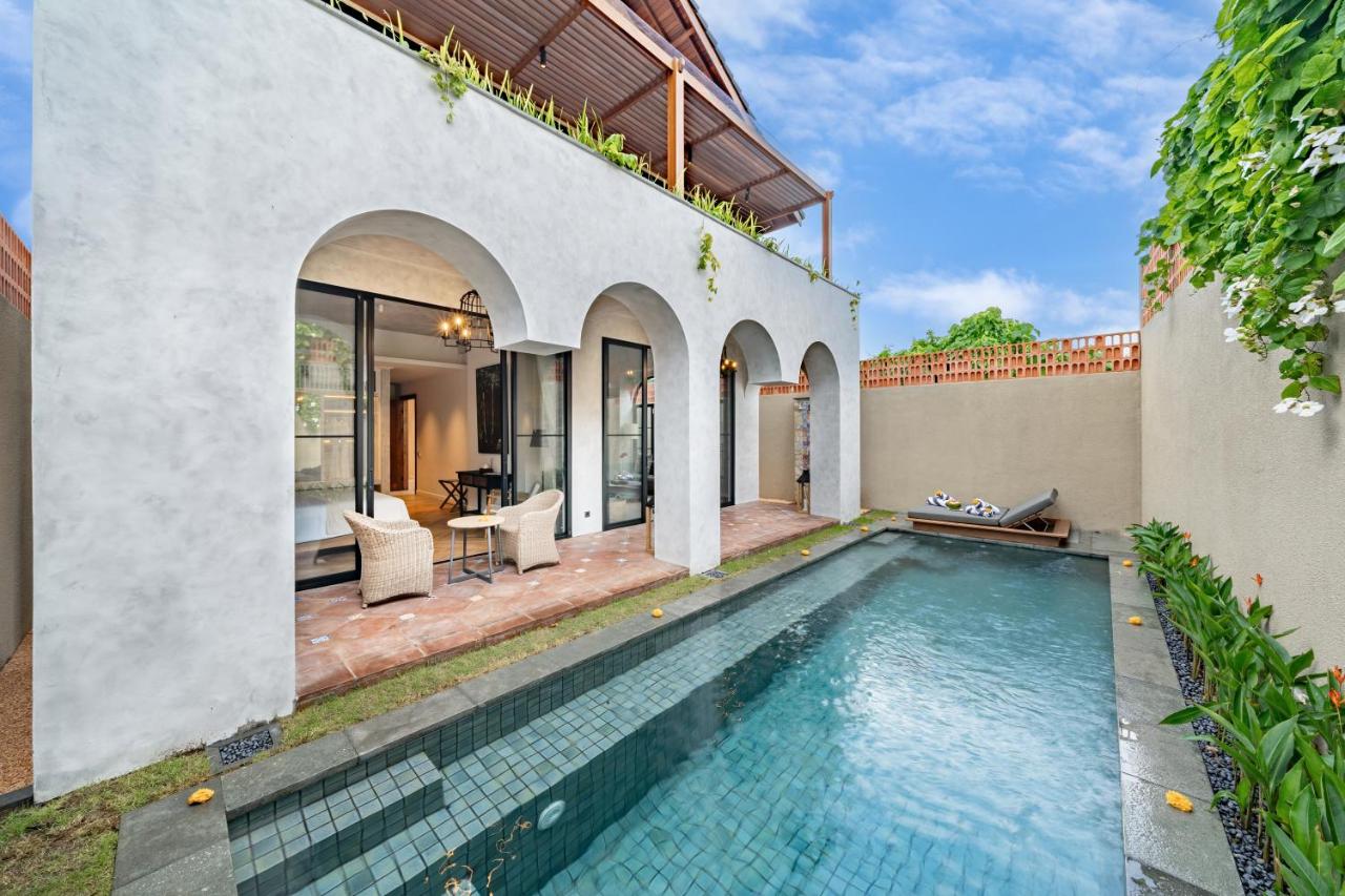 Villa MJ Seminyak by Nagisa Bali - B&B