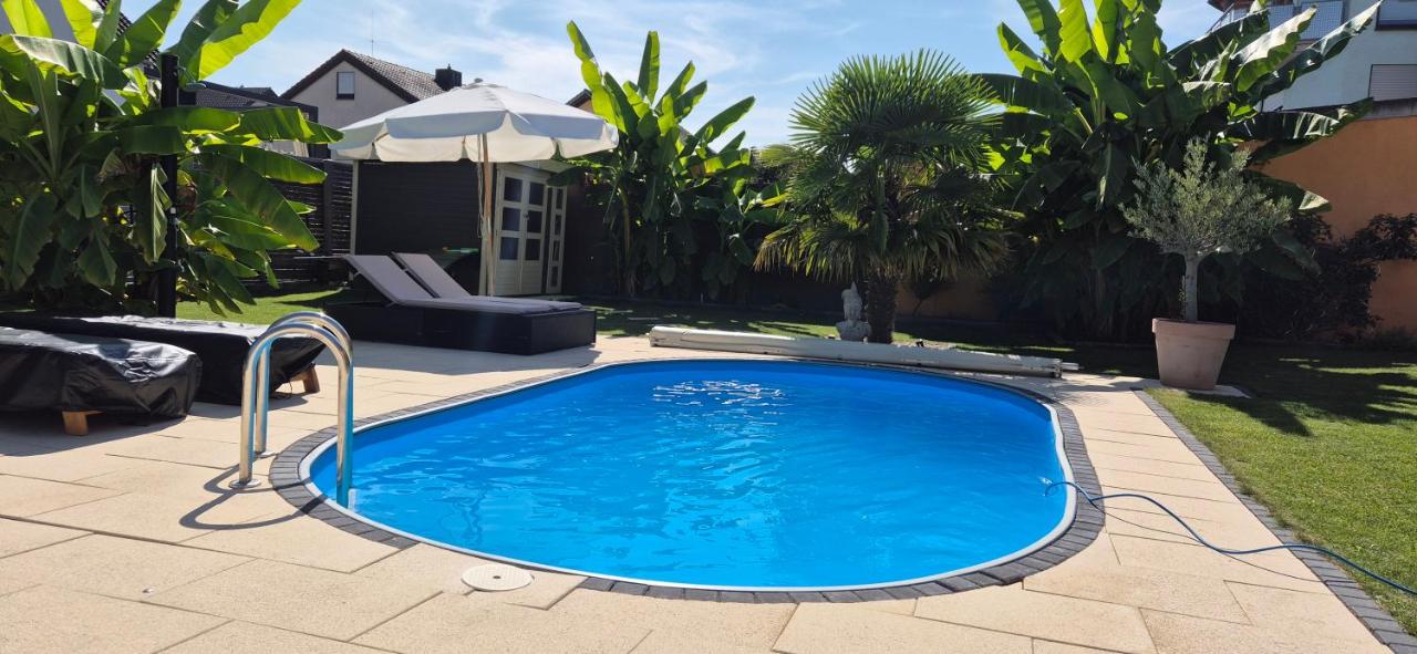 Eva 's Pool Appartement Baden-Baden, Schwarzwald - Ferienwohnung Hügelsheim