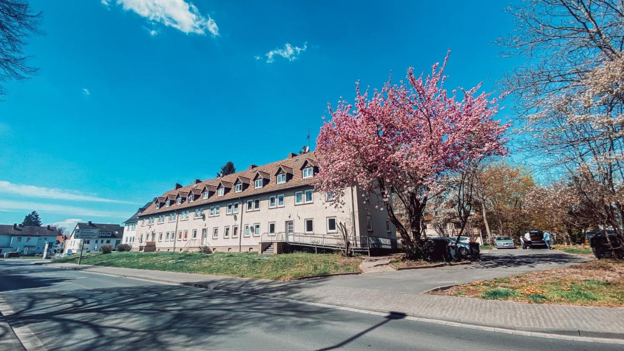 Apartments Cassel - mit Smart TV und Parkplätzen - für Singles, Paare, Familien und Gruppen - Chambres d'hôtes Cassel