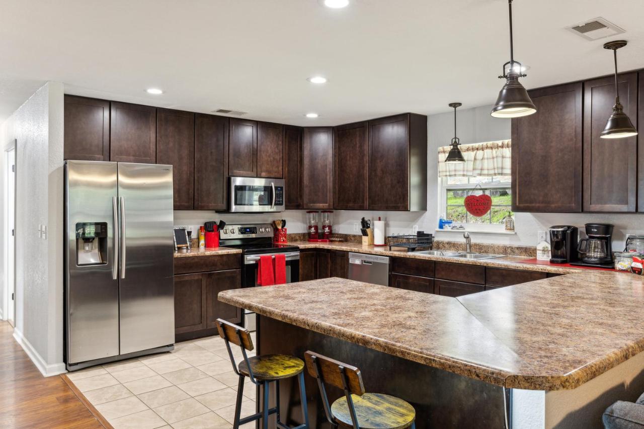 NEW 3BR-Pvt Swimming Pool-3 miles to Dollywood - B&B Sevierville