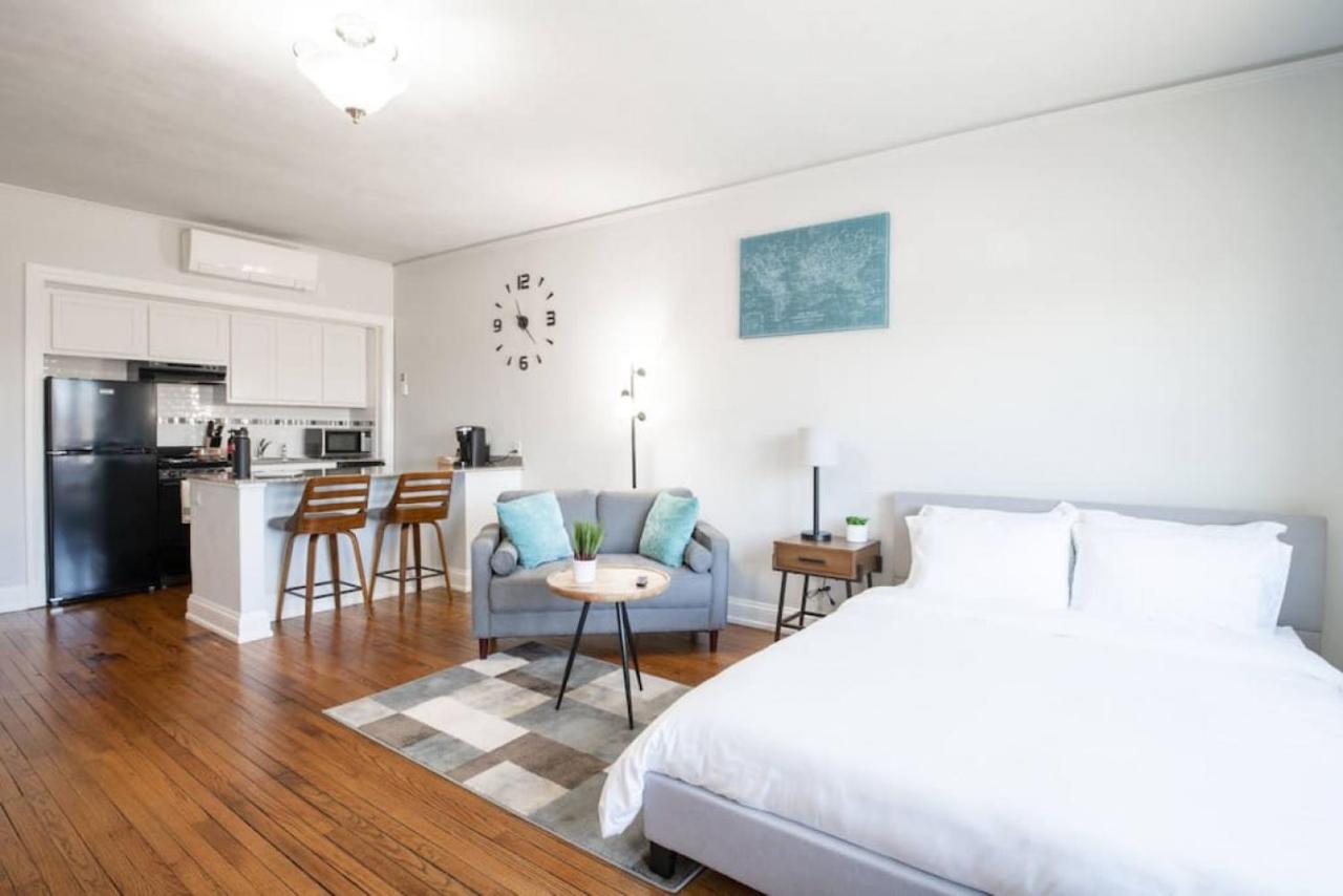 CITY VIBES - Modern Suite in the heart of Downtown - B&B
