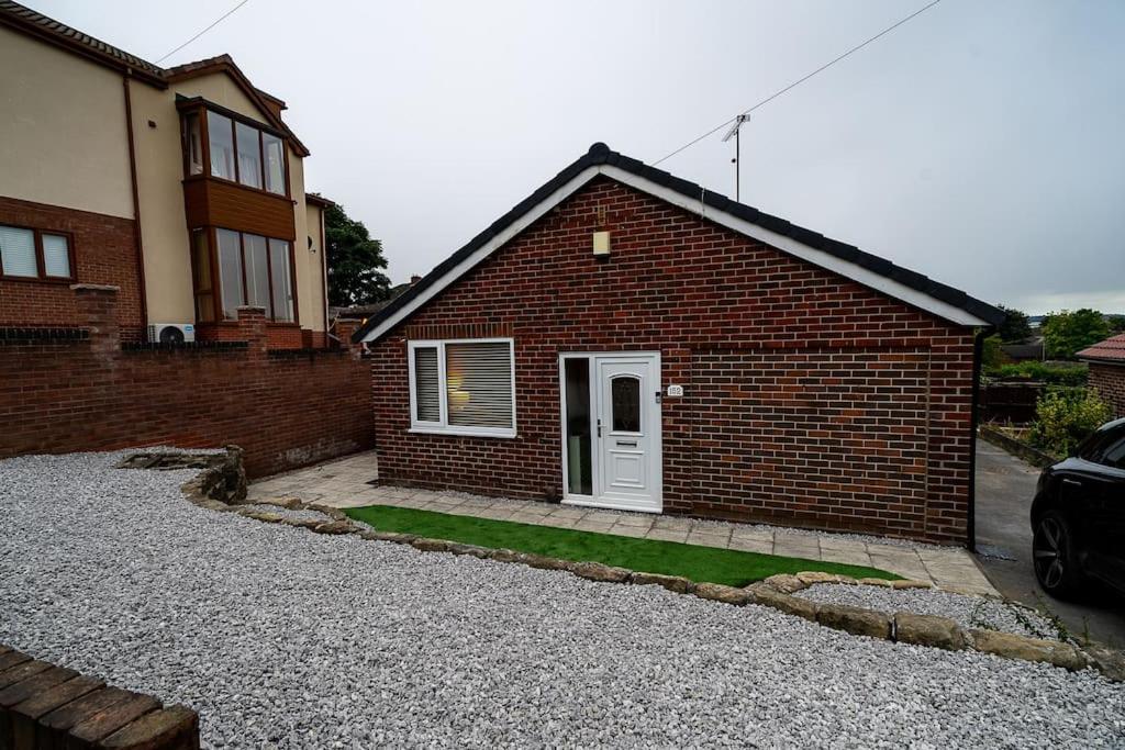 Entire Bungalow in Rawmarsh - B&B