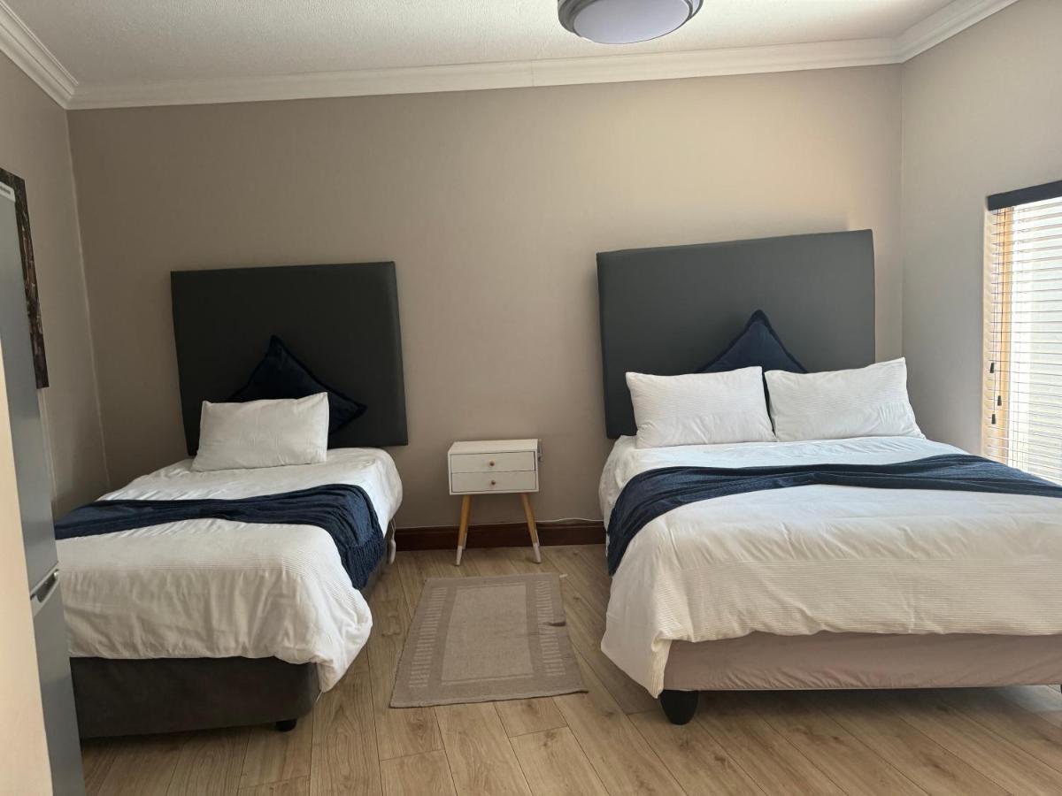 Annies Place Self Catering - Bed and Breakfast Kempton Park